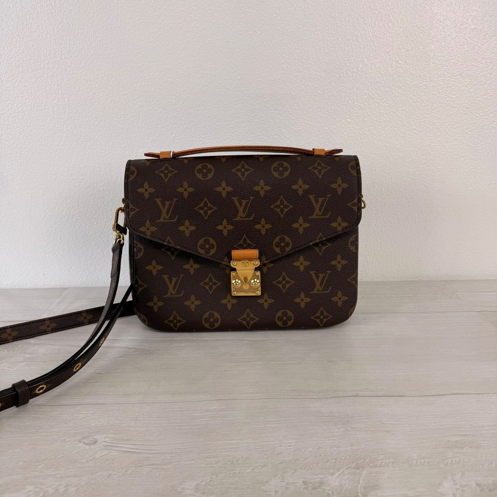 Louis Vuitton Pochette Metis Brown Monogram Canvas Crossbody Satchel Classic